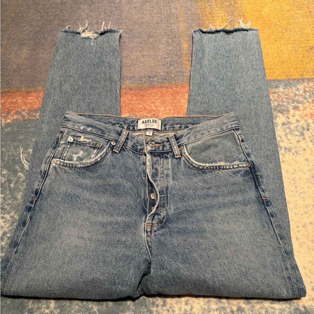 🦋AGOLDE Size 26 Distressed Blue Jeans, ankle length cutoffs, button closure